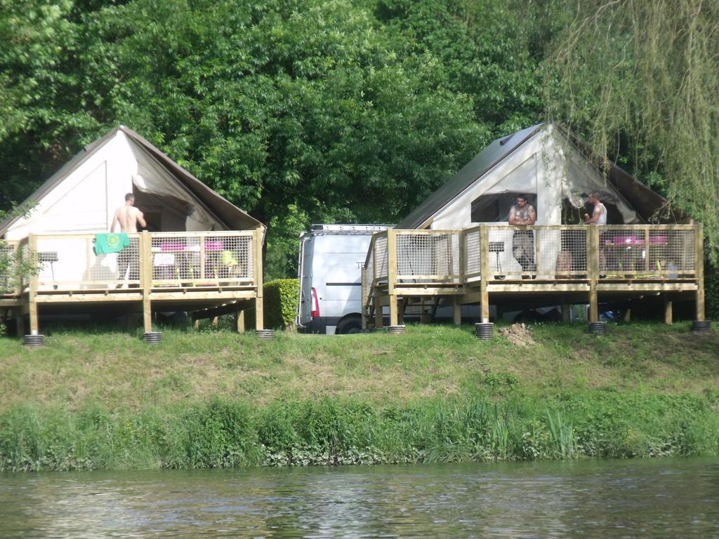 Hotel camping des ribieres Confolens Exterior foto